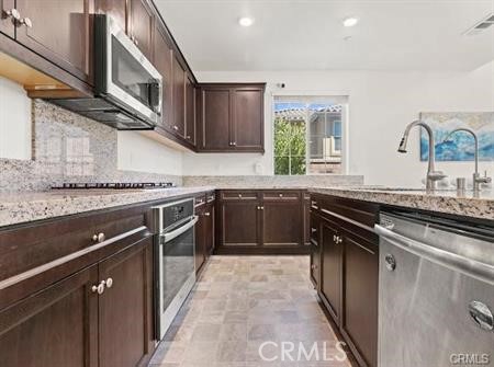 https://media.crmls.org/medias/2c6fe68f-0155-483f-8e51-67eb3023daee.jpg?preset=X-Large