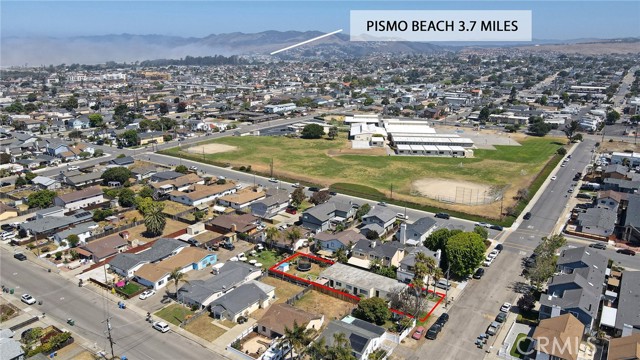 Detail Gallery Image 4 of 43 For 560 S 12th St, Grover Beach,  CA 93433 - 4 Beds | 2 Baths