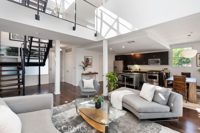 4111 W Sunset Boulevard, Los Angeles CA: https://media.crmls.org/medias/2c7030c7-3edf-4265-943c-b67c490bbaba.jpg