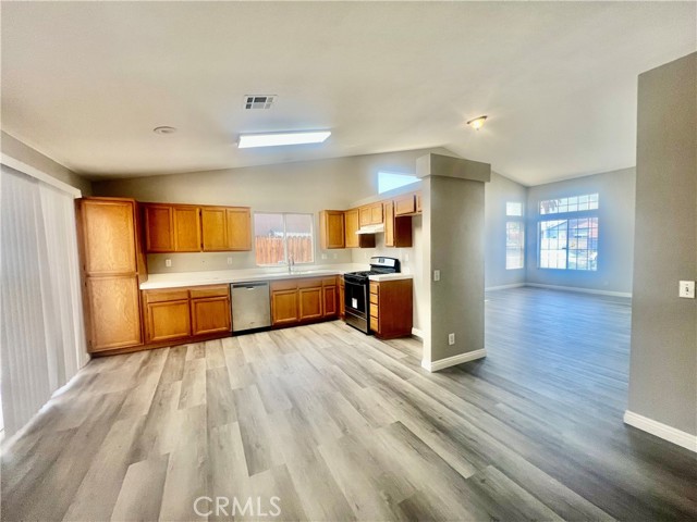 13633 Bentwood Street, Hesperia CA: https://media.crmls.org/medias/2c707633-b933-45b4-8864-f4f8face824c.jpg