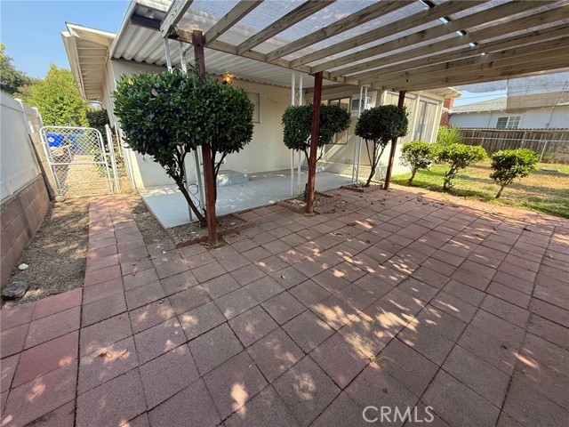 12981 Leith Way, Yucaipa CA: https://media.crmls.org/medias/2c7344f7-7bb6-4f77-a1ab-612431c5cd1f.jpg