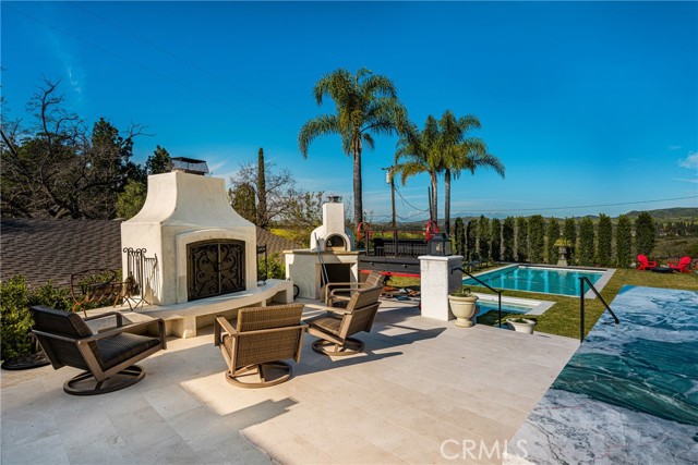 Detail Gallery Image 15 of 34 For 9821 Brentwood Dr, North Tustin,  CA 92705 - 3 Beds | 3/1 Baths