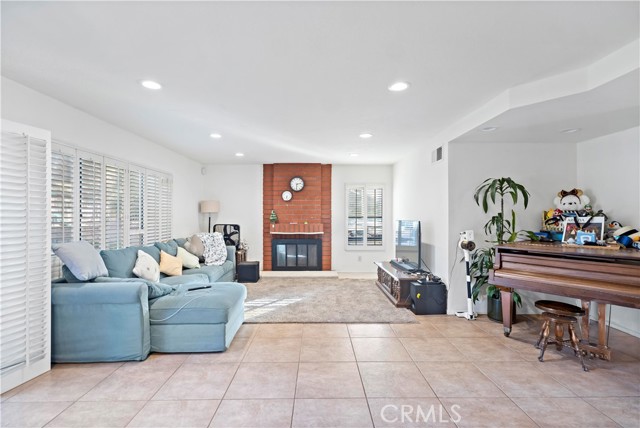 Detail Gallery Image 12 of 48 For 20920 Running Branch, Diamond Bar,  CA 91765 - 4 Beds | 3 Baths