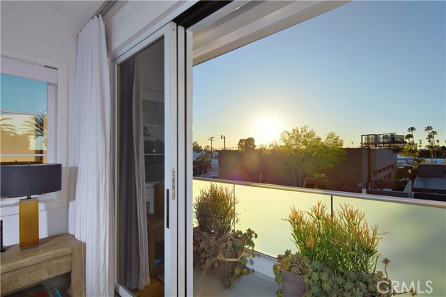 Detail Gallery Image 16 of 30 For 418 Larkspur, Corona Del Mar,  CA 92625 - 4 Beds | 4 Baths