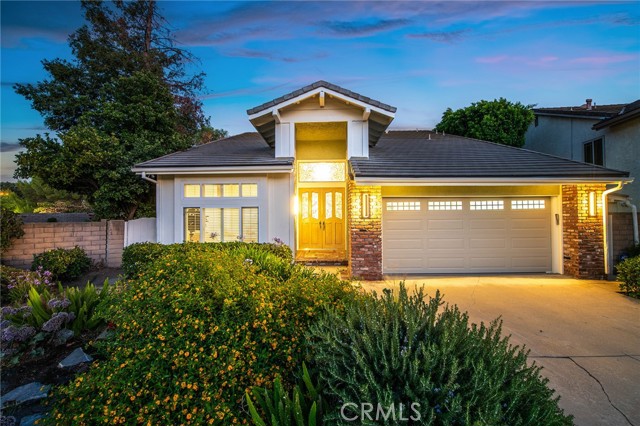 20516 Germain Street, Chatsworth CA: https://media.crmls.org/medias/2c75f497-4ea8-4e9d-b233-3c47c03466a3.jpg