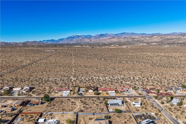 Detail Gallery Image 6 of 12 For 7199 Olympic Rd, Joshua Tree,  CA 92252 - – Beds | – Baths