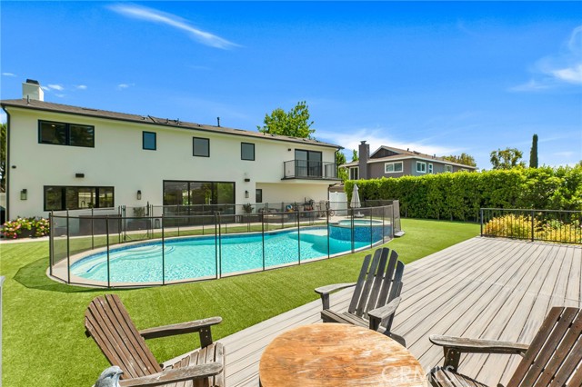 23241 Aetna Street, Woodland Hills CA: https://media.crmls.org/medias/2c772b8f-23da-430a-bec7-e4224f7ba85f.jpg
