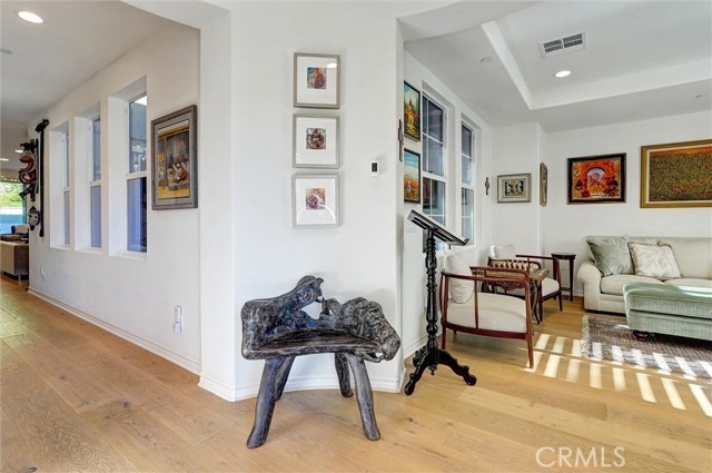 Detail Gallery Image 4 of 60 For 6845 Shadow Wood Dr, Moorpark,  CA 93021 - 5 Beds | 4/1 Baths