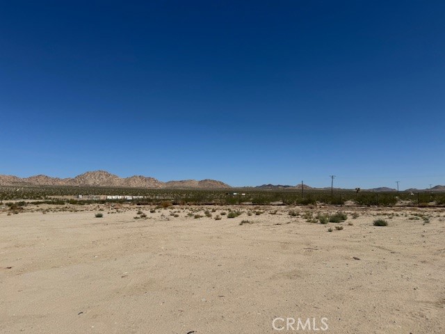 https://media.crmls.org/medias/2c789235-162b-4fbd-913e-26a940bec7e0.jpg?preset=X-Large