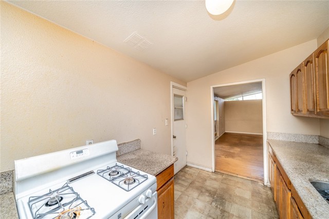 Detail Gallery Image 12 of 36 For 17941 E Payson St, Azusa,  CA 91702 - 3 Beds | 1 Baths