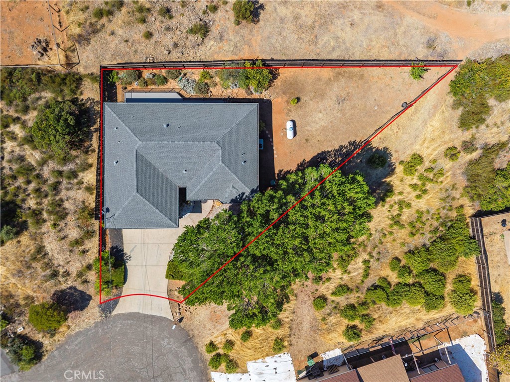 https://media.crmls.org/medias/2c7ce2a6-9547-49eb-b173-61267fe11957.jpg?preset=X-Large