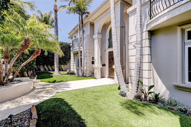 Detail Gallery Image 10 of 70 For 819 11th St, Manhattan Beach,  CA 90266 - 6 Beds | 5/2 Baths
