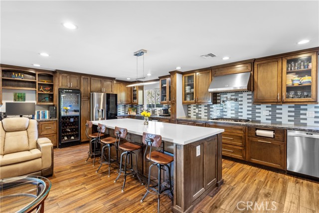 Detail Gallery Image 4 of 34 For 8674 Vine Valley, Sun Valley,  CA 91352 - 3 Beds | 2 Baths