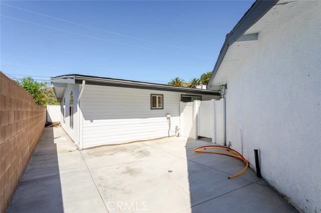 Detail Gallery Image 34 of 39 For 22459 Guadilamar Dr, Saugus,  CA 91350 - 3 Beds | 2 Baths