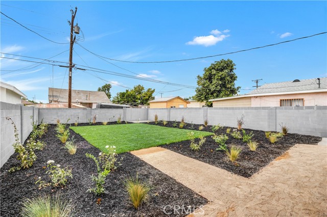 Detail Gallery Image 12 of 18 For 767 E Realty St, Carson,  CA 90745 - 2 Beds | 2 Baths