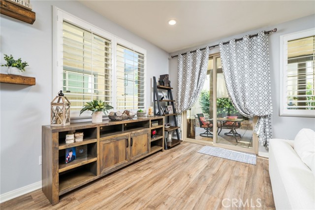 3143 E Painted Crescent Street, Ontario CA: https://media.crmls.org/medias/2c8005a5-8dff-4f46-8314-0eb8e1470dd7.jpg