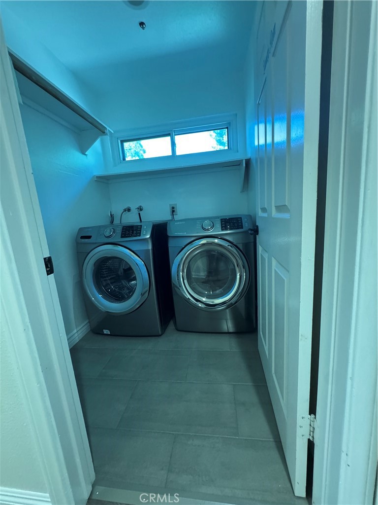 https://media.crmls.org/medias/2c809b2b-6a95-4258-be48-35c2ac3cb3fa.jpg?preset=X-Large