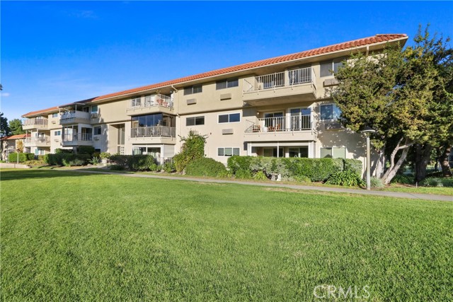 Detail Gallery Image 19 of 20 For 2389 W via Mariposa 2e,  Laguna Woods,  CA 92637 - 2 Beds | 2 Baths