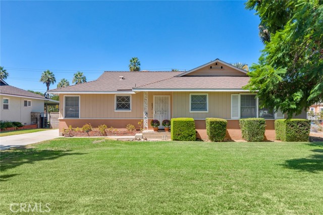 6831 Coronado Way, Riverside CA: https://media.crmls.org/medias/2c80a4a5-71f0-43c4-a8e0-c71eae9f4180.jpg