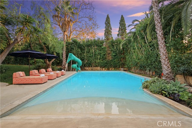 2347 E Valley Road, Montecito CA: https://media.crmls.org/medias/2c80e3f0-7027-4b81-87d4-09d8c22ffc2a.jpg