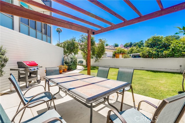 2999 E Ocean Boulevard, Long Beach CA: https://media.crmls.org/medias/2c814ade-170d-4311-b0eb-0dfe4e798bf6.jpg