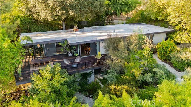4380 Canyon Crest Road, Altadena CA: https://media.crmls.org/medias/2c82b81f-e9ca-4a51-8b4d-1c540f8d5868.jpg