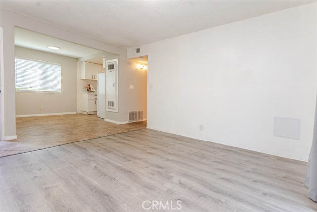 12835 10th Street, Chino CA: https://media.crmls.org/medias/2c82ceba-b8de-49c4-aca8-df38bc66694a.jpg