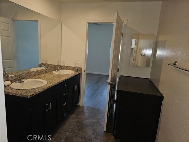 275 W Center Street, Covina CA: https://media.crmls.org/medias/2c830a58-048c-415f-813f-0014a00ded9b.jpg