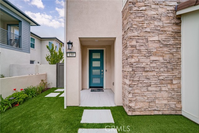 Detail Gallery Image 2 of 32 For 130 Chorus, Irvine,  CA 92618 - 3 Beds | 2/1 Baths