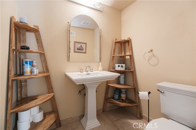 10200 Bothwell Road, Northridge CA: https://media.crmls.org/medias/2c83e6c8-e9ae-42c8-8b78-944ce26a3338.jpg