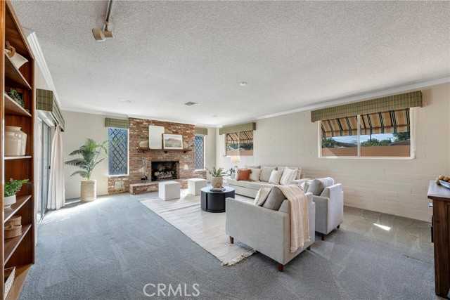 Detail Gallery Image 13 of 38 For 2404 W Ash Ave, Fullerton,  CA 92833 - 3 Beds | 2 Baths