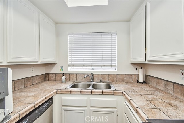 Detail Gallery Image 3 of 28 For 2487 Moon Dust Dr #G,  Chino Hills,  CA 91709 - 2 Beds | 2 Baths