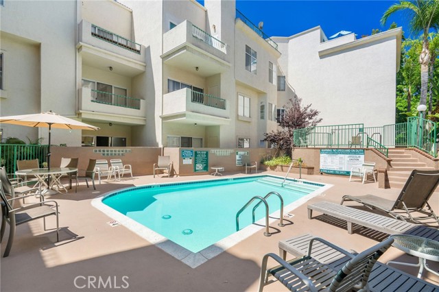 5420 Sylmar Avenue, Sherman Oaks CA: https://media.crmls.org/medias/2c848687-81a3-4603-8915-8867c0250c79.jpg