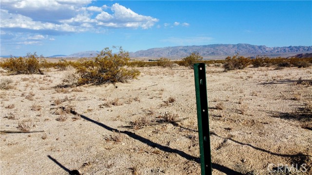 Detail Gallery Image 12 of 19 For 68203 Old Chisholm Trl, Twentynine Palms,  CA 92277 - – Beds | – Baths