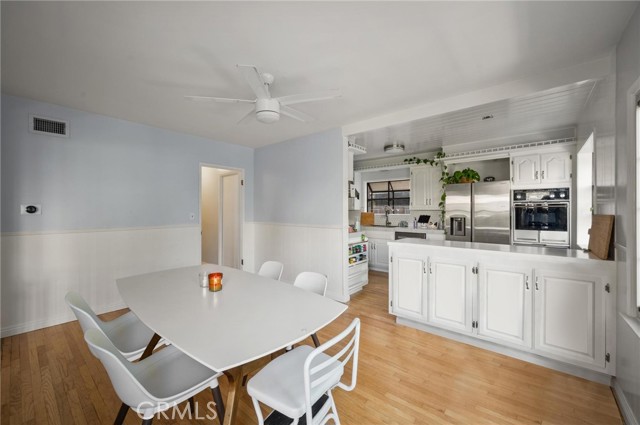 20955 De Mina Street, Woodland Hills CA: https://media.crmls.org/medias/2c851e89-3037-4c0d-af91-f884639b3720.jpg