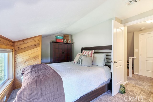 39676 Oak Glen Road, Fawnskin CA: https://media.crmls.org/medias/2c852dd4-6334-4710-89a4-95e449aca393.jpg
