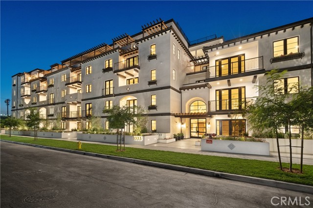 Detail Gallery Image 13 of 34 For 1333 S Orange Grove Ave #304,  Los Angeles,  CA 90019 - 2 Beds | 2 Baths