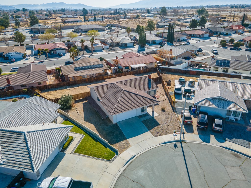 https://media.crmls.org/medias/2c856e9b-c59a-4f7d-8090-a2d8fbf4a4ab.jpg?preset=X-Large