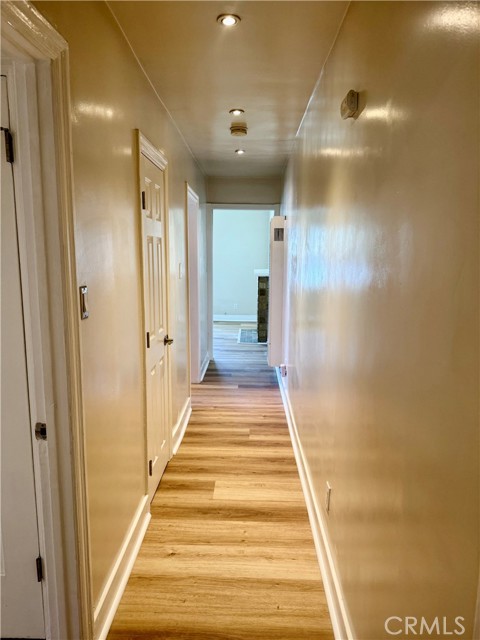 Detail Gallery Image 4 of 12 For 2108 W 37th Pl, Los Angeles,  CA 90018 - 1 Beds | 1 Baths