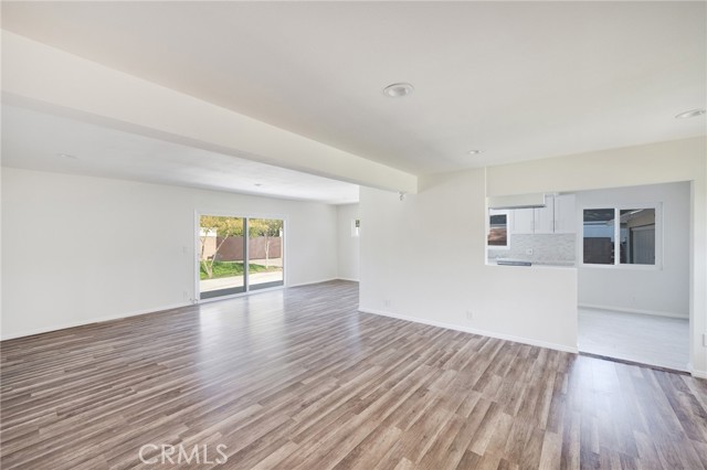17435 Lassen Street photo 4