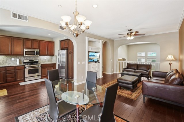 Detail Gallery Image 6 of 48 For 4437 Owens St #104,  Corona,  CA 92883 - 2 Beds | 2/1 Baths
