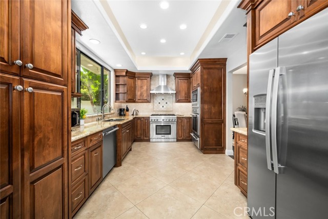 Detail Gallery Image 17 of 49 For 16282 Mandalay Cir, Huntington Beach,  CA 92649 - 5 Beds | 3 Baths