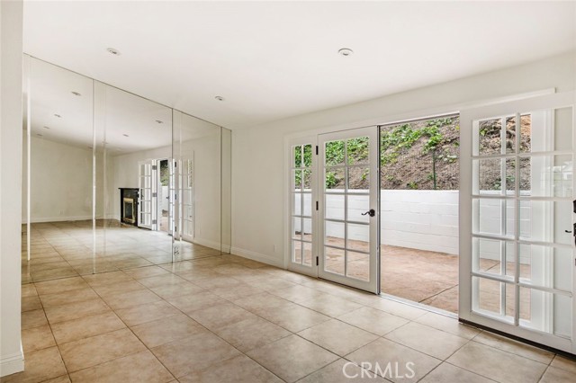 Detail Gallery Image 3 of 37 For 20546 Miranda Pl, Woodland Hills,  CA 91367 - 3 Beds | 2 Baths