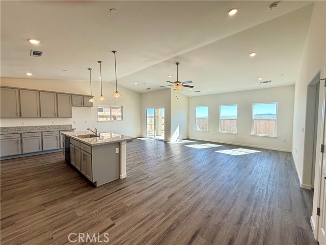 Detail Gallery Image 5 of 16 For 1200 Orange St, Avenal,  CA 93204 - 3 Beds | 2 Baths