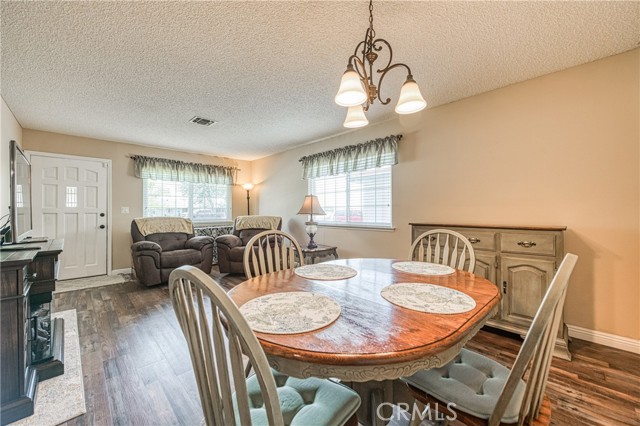 1430 W Bush Street, Lemoore CA: https://media.crmls.org/medias/2c8804b1-f58a-4545-aafe-6fa0921594d5.jpg