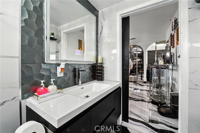 546 E 219th Street, Carson CA: https://media.crmls.org/medias/2c88ad00-a349-4c76-bbdb-0683c8a3a9c7.jpg