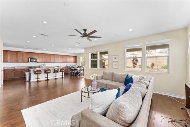 Detail Gallery Image 11 of 44 For 17012 Hal Ln, Fontana,  CA 92336 - 3 Beds | 2/1 Baths