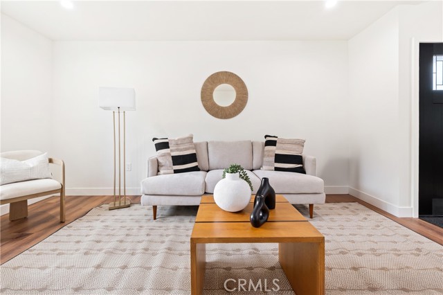 215 E Sierra Madre Avenue, Azusa CA: https://media.crmls.org/medias/2c893713-c95c-42e5-be66-1130b462a166.jpg