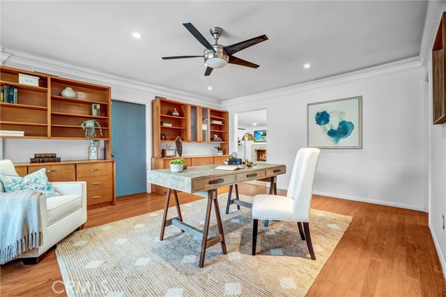 Detail Gallery Image 14 of 66 For 4121 Country Club Dr, Lakewood,  CA 90712 - 4 Beds | 5 Baths