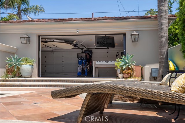 Rear Yard to 3-car Garage